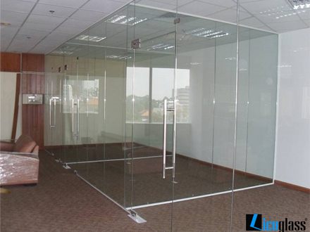 VÁCH KÍNH CƯỜNG LỰC VĂN PHÒNG LICOGLASS